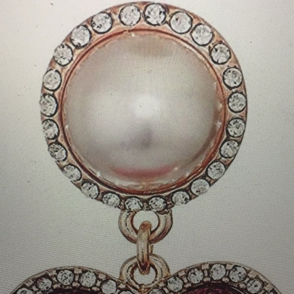 đź’‹BETSEY JOHNSON - LIPS DROP EARRINGS W/PEARLS - Picture 8 of 14